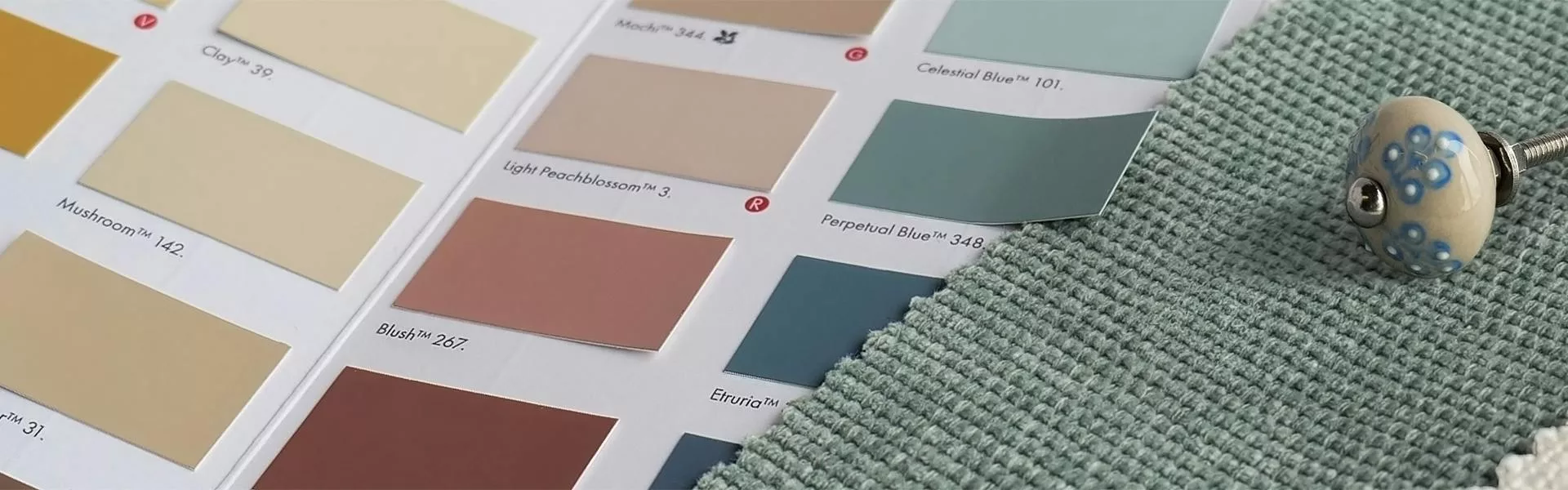 Kleurenwaaier met aardetinten en blauwe kleuren